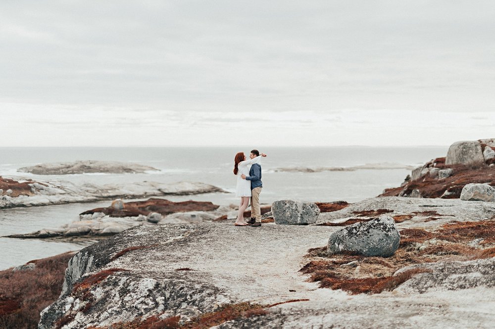Halifax-Wedding-Photographer_Annie&Ryan_Ocean-Engagement-Shoot_11.jpg