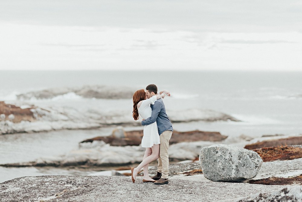 Halifax-Wedding-Photographer_Annie&Ryan_Ocean-Engagement-Shoot_19.jpg