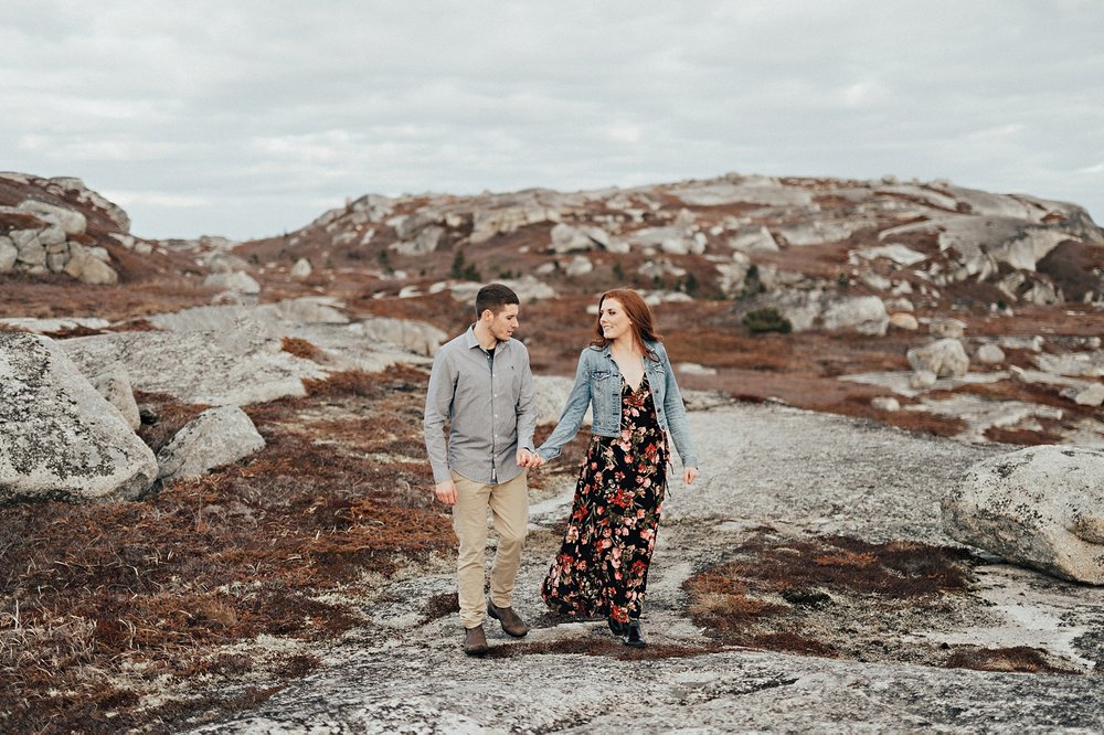 Halifax-Wedding-Photographer_Annie&Ryan_Ocean-Engagement-Shoot_25.jpg