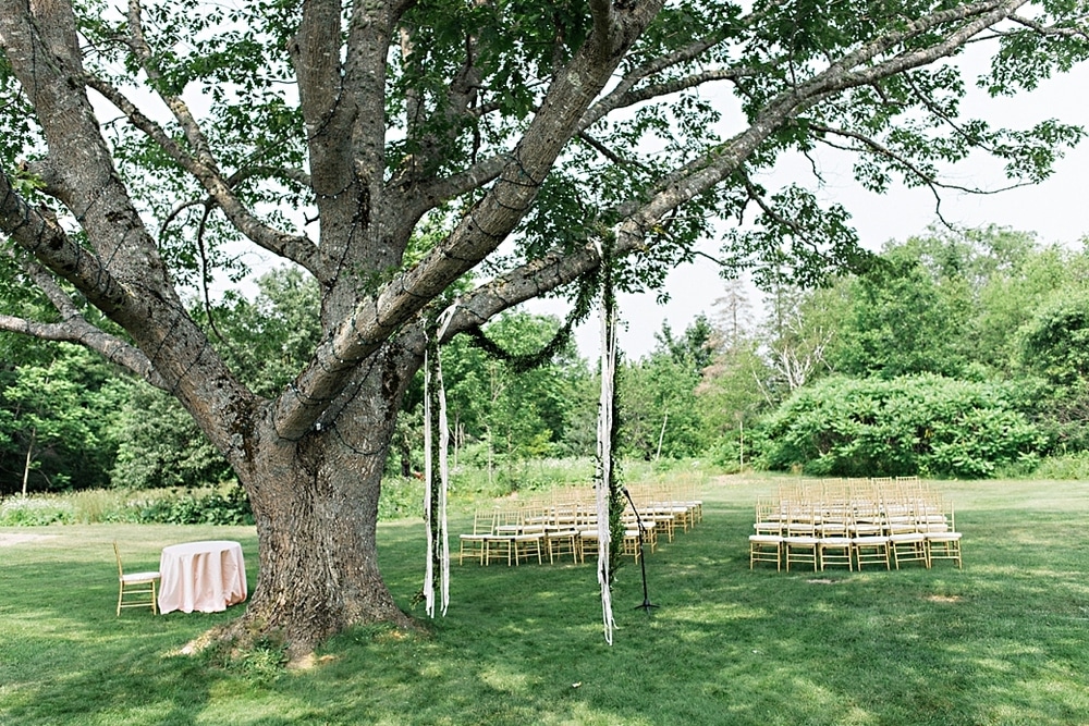 Shea-Curtiss-Outdoor-Garden-Barn-Wedding_013.jpg